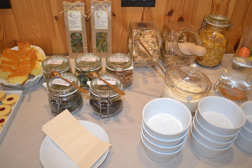 Casariga Bed & Breakfast Comano Terme Ruang foto